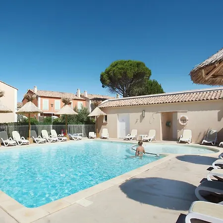 Bright Maisonette Near A Medieval Town *