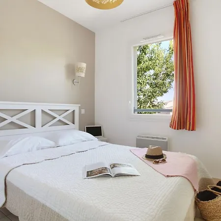 Bright Maisonette Near A Medieval Town *
